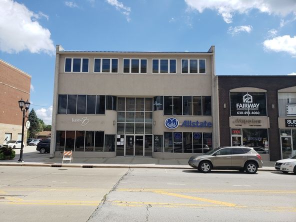 263 N York St, Elmhurst, IL 60126